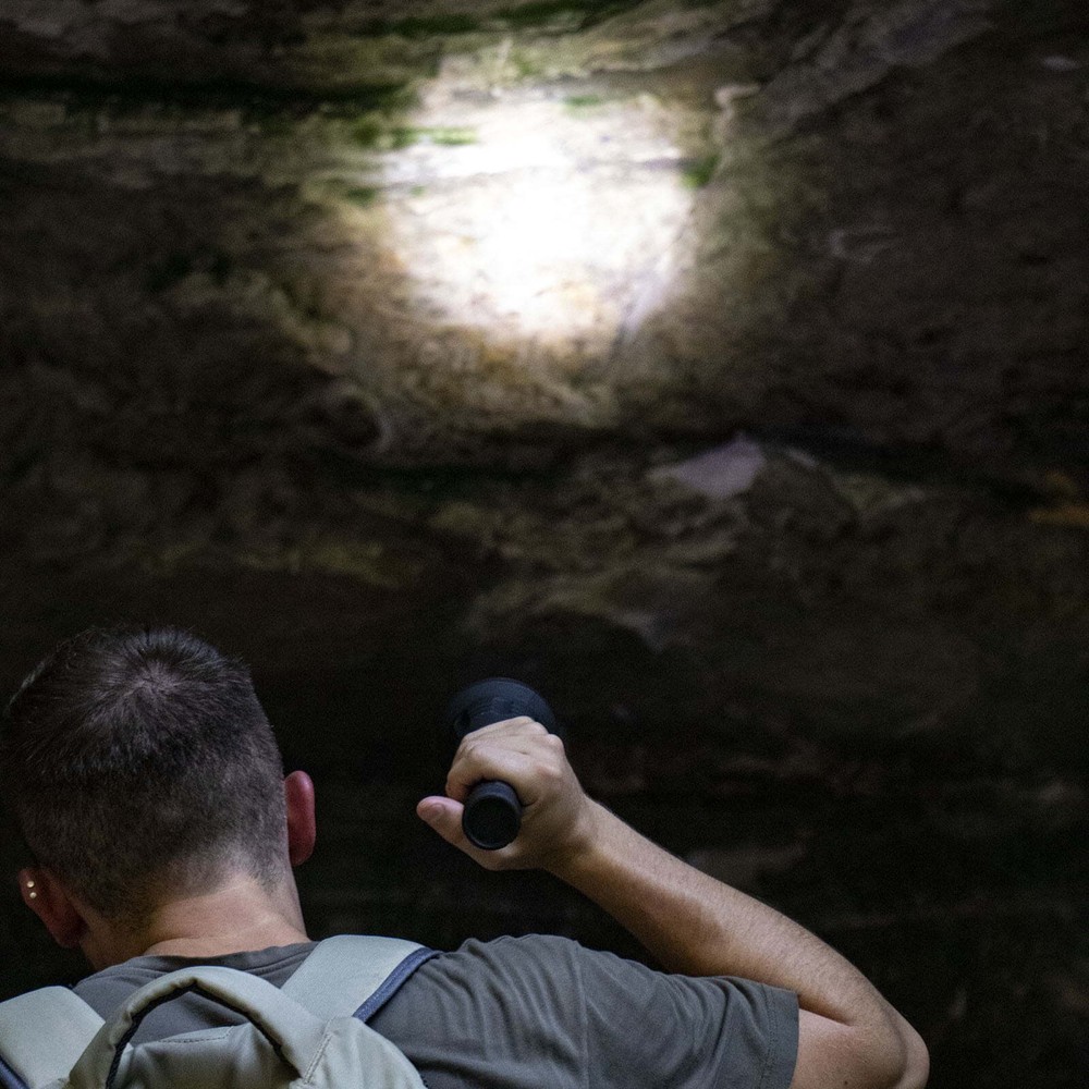 Rechargeable 1000 Lumen LED Flashlight, Battery Meter Display