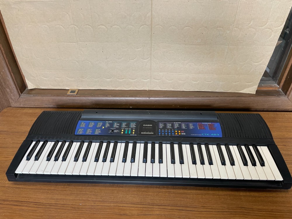 Casio CTK-483 Electronic Keyboard 61 keys works *