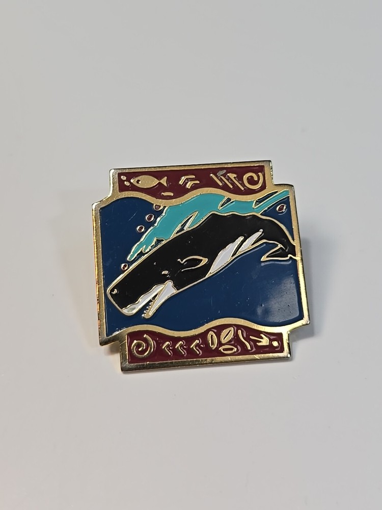 Whale Lapel Pin Thin Metal