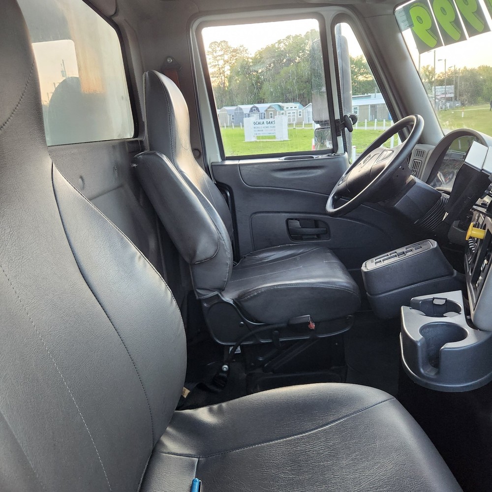 2018 INTERNATIONAL 8600 26FT BOX