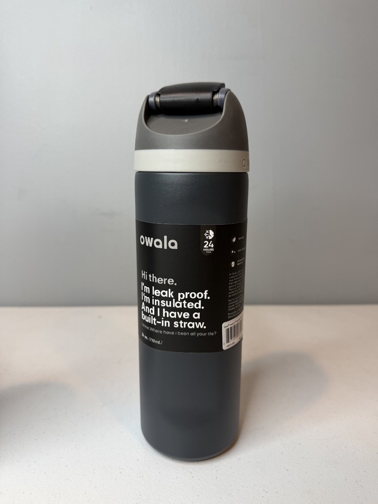 Owala water bottle 24 oz black