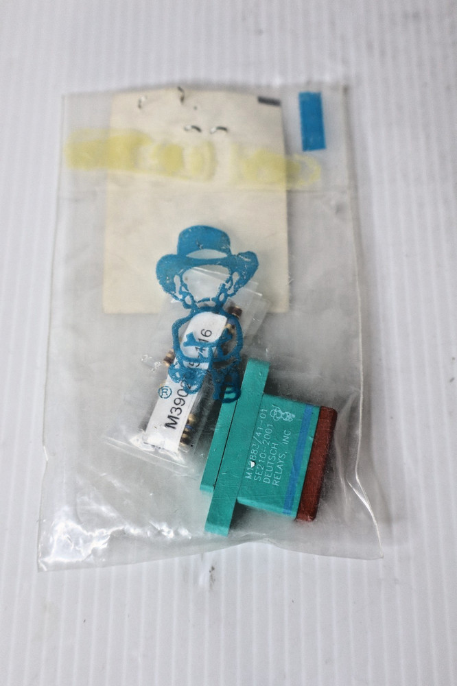 Deutsch M12883/41-01 Relay Base