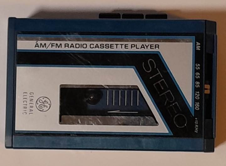 General Electric Am/FM Stereo Cassette Player Model 3-5432BLA-Has Issues Read