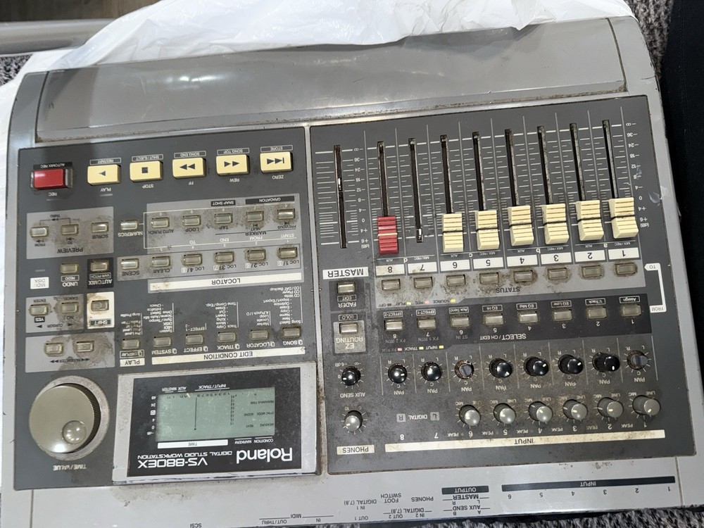 ROLAND VS-880EX Digital 8-Track Digital Studio Workstation