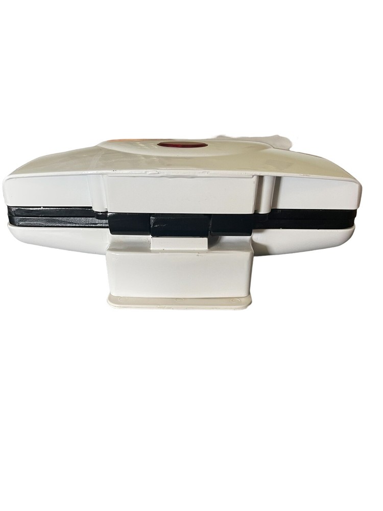 Durabrand Sandwich Maker ~ model TSK-2046Y2 ~ White ~ Electric ~ Very Clean!