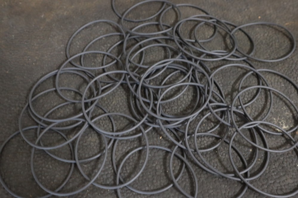 NOS - NEWCOMB O-RINGS (39 COUNT) 2-037