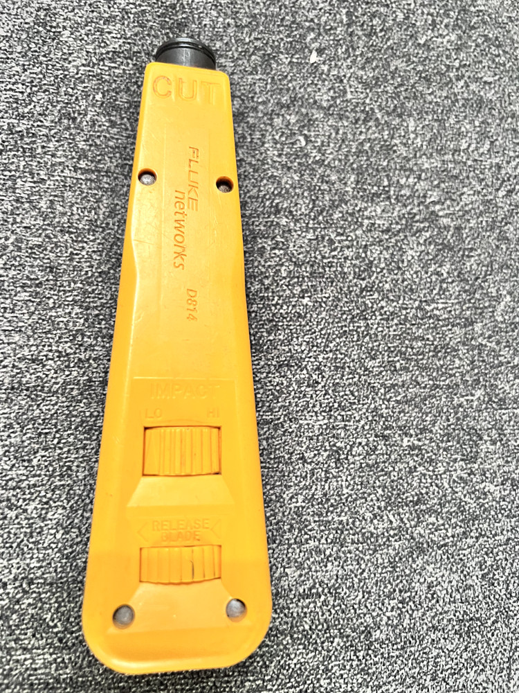 Fluke Networks D814 Impact Punch Down Tool with blade