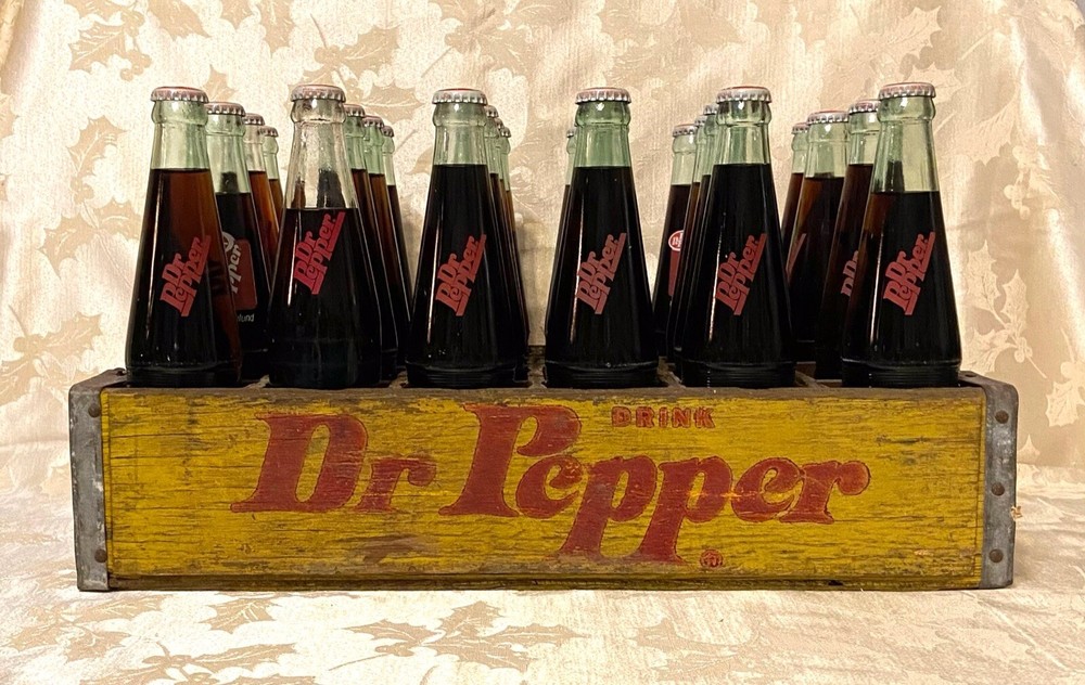 VINTAGE 70’s DR PEPPER CASE