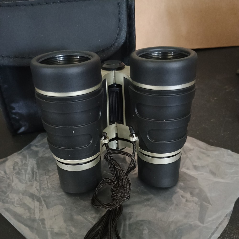 Binoculars 4 x 30 Coated 3 1/2" w\nylon case & closure & belt loop