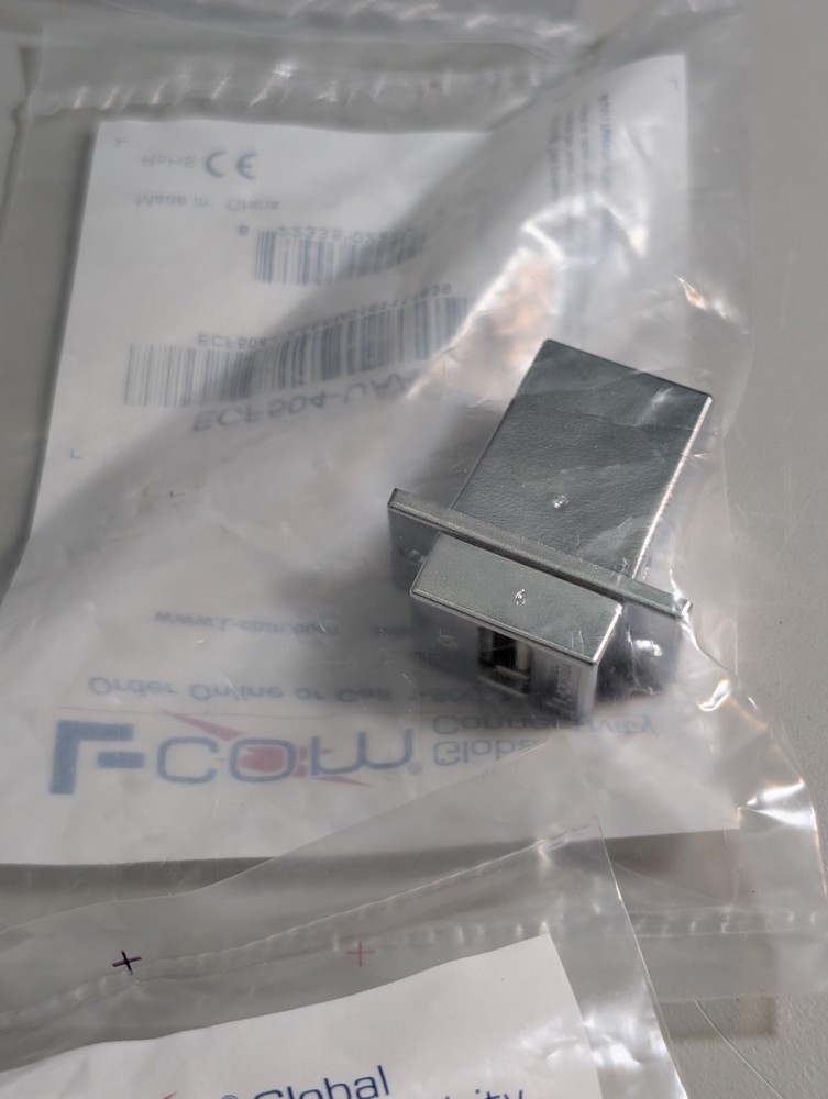 (5x) L-com ECF504-UAAS Panel Mount Shielded USB A-A Jack Port Panel Coupler