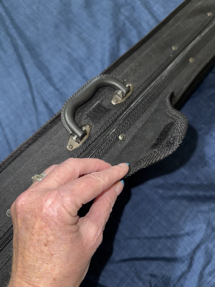 1/2 Violin Case/Gig Bag Backpack preowned nice! ￼