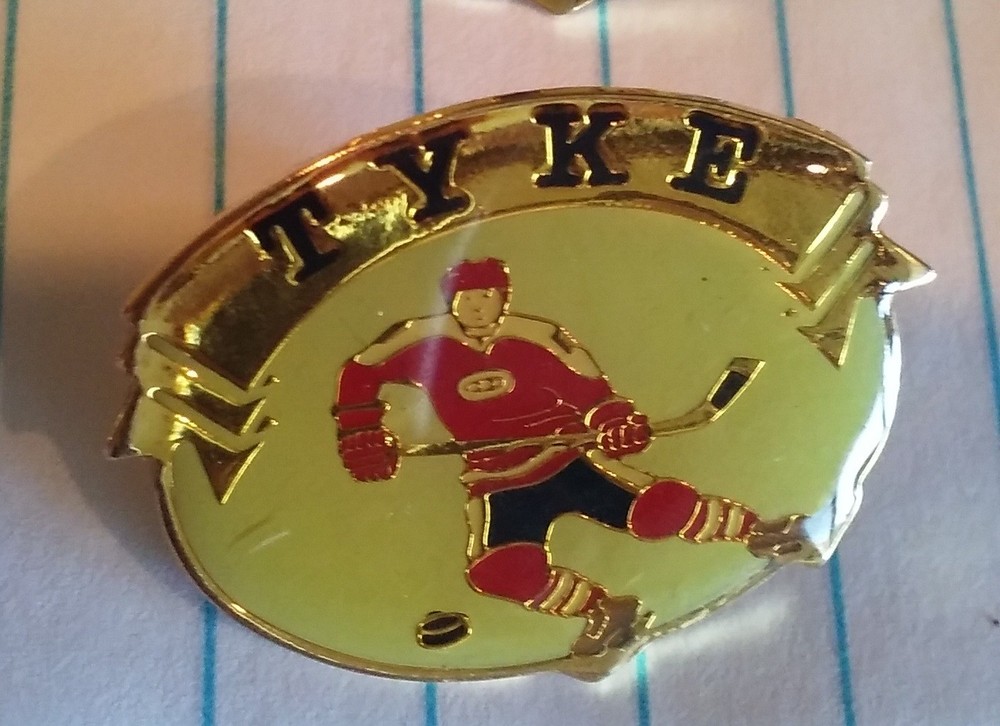 TYKE hockey player pin badge
