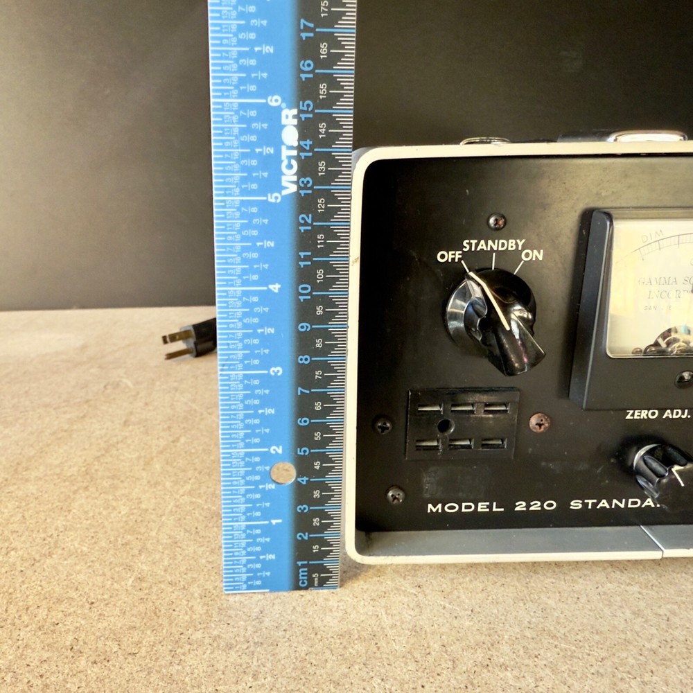 Gamma Scientific Model 220 Optical Source System Standard Lamp Source Unit