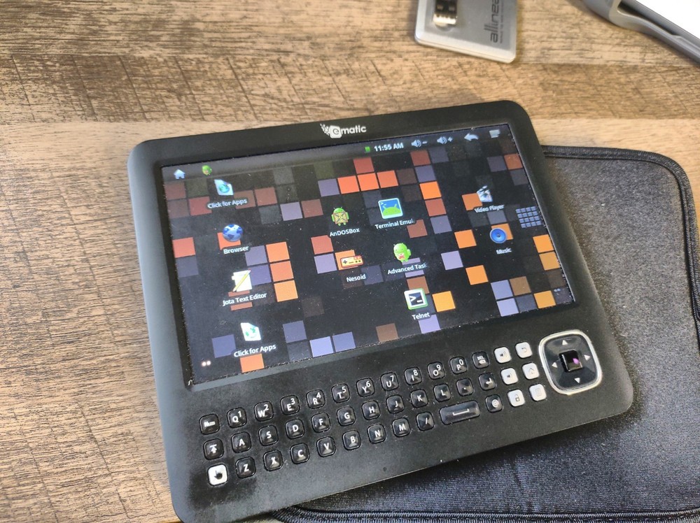 Ematic WR780 QWERTY tablet