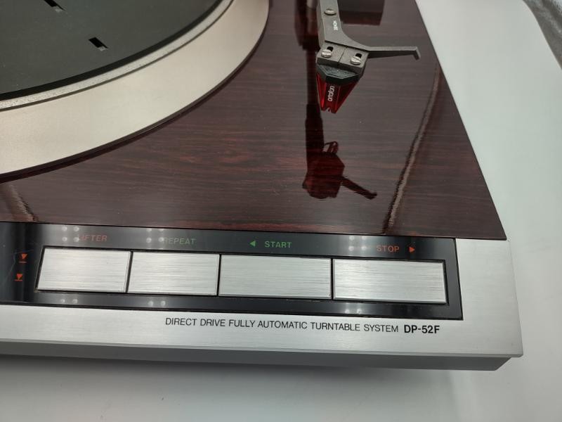 DENON DP-52F Direct Drive Microprocessor Controlled TURNTABLE with ORTOFON 2MRED