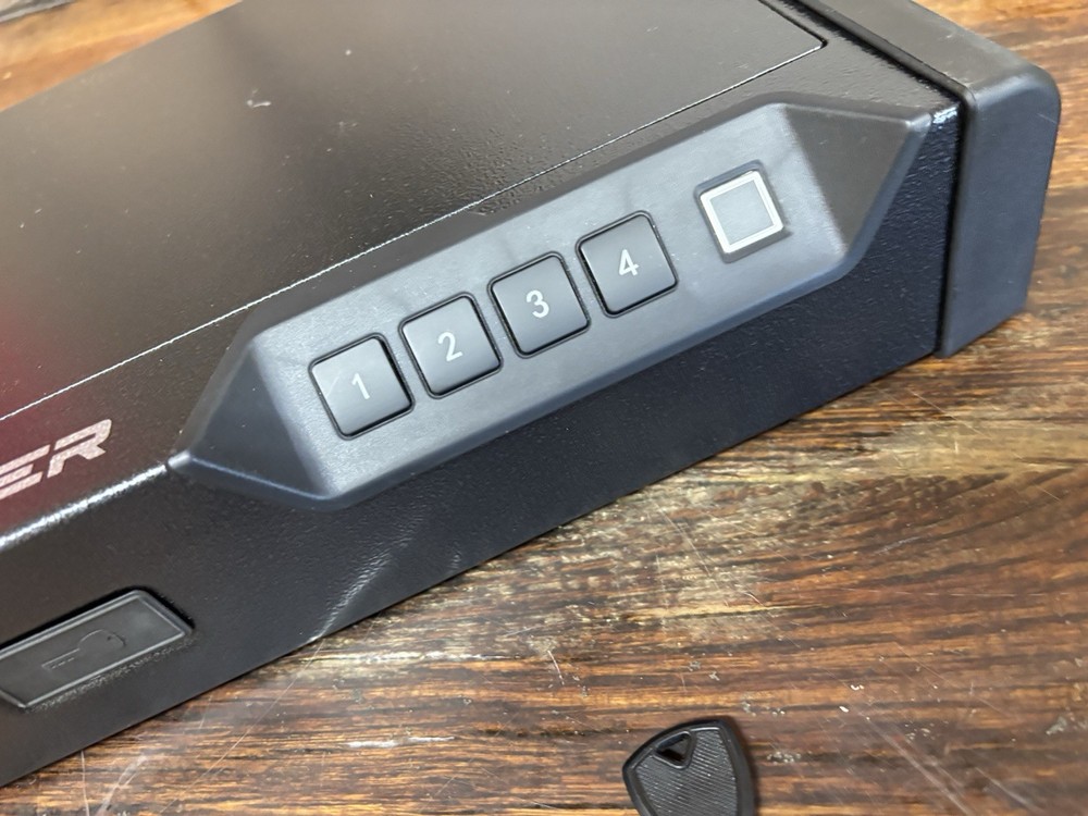 XDeer Gun Safe WITH 2 keys, unknown code