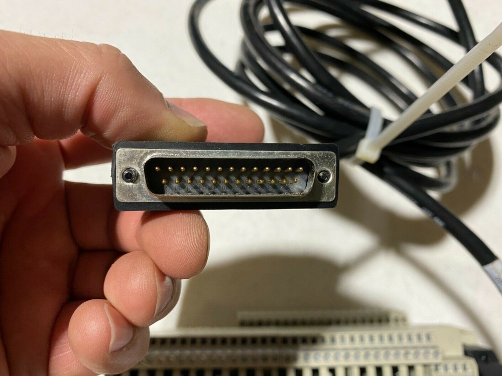 Schneider ABE7-CPA31 PV01 Analog Input Module 8 Isolated Inputs 24VDC w/Cable