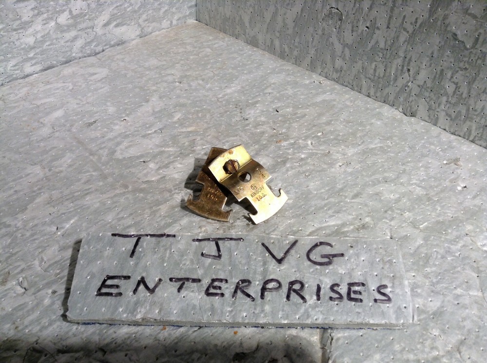 C-105 NEW GENUINE KINDORF PIPE CLAMP