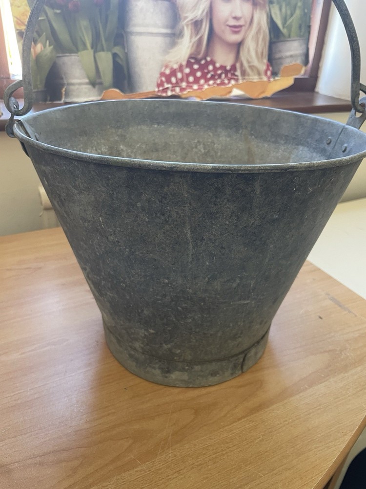 VINTAGE GALVANISED BUCKET