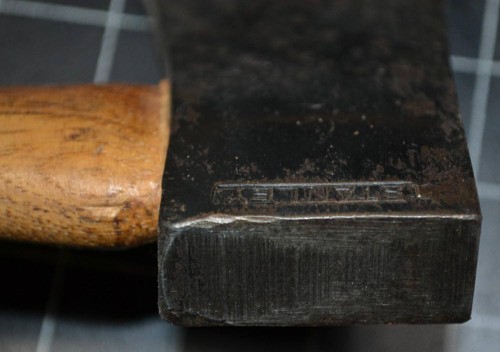 STANLEY - #59-200 - 1 1/4# - CAMP HATCHET