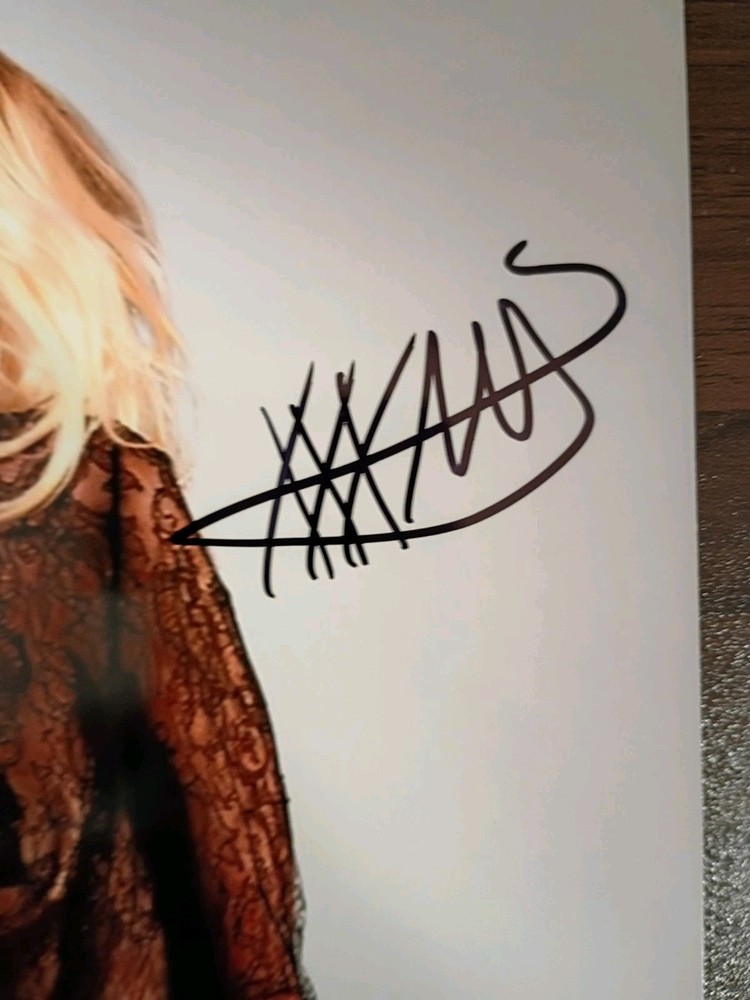 Taylor Momsen Signed 8x10 with COA