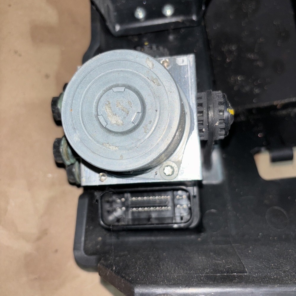 DUCATI SCRAMBLER 800 2016 GENUINE OEM ABS PUMP MODULATOR + BATTERY SUPPORT STRAP