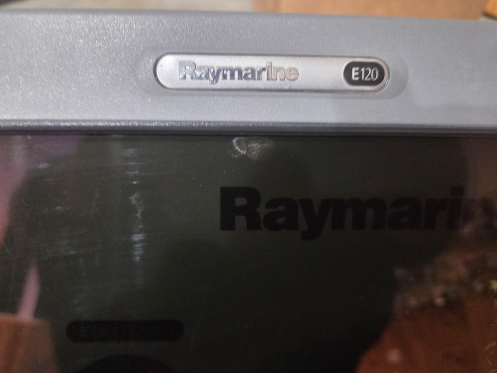 DEFECTIVE Raymarine E120 Chartplotter G3D- See Description