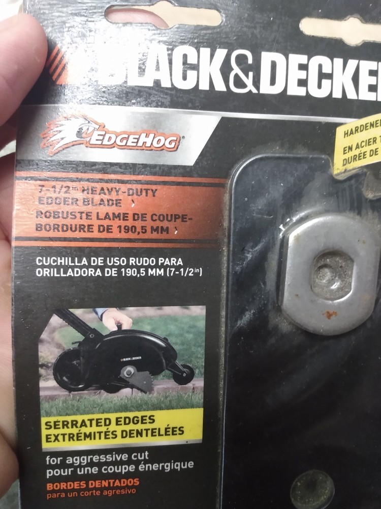 2 black and Decker edgehog 7.5 heavy duty edger blade eb007