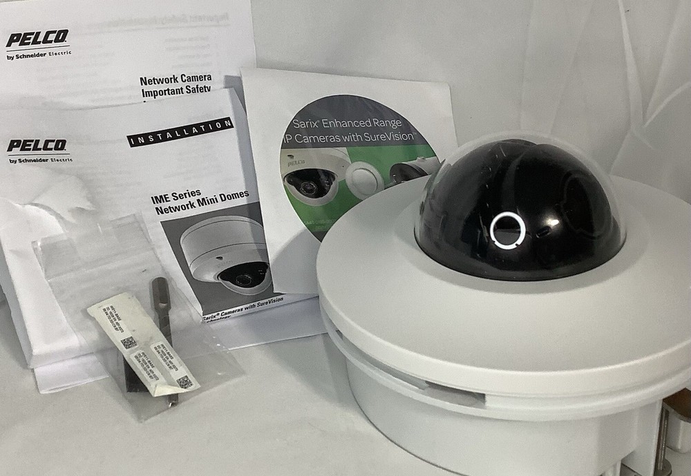 Pelco SARIX IME31 ENVIORMENTAL MINI DOME NETWORK CAMERA with Base