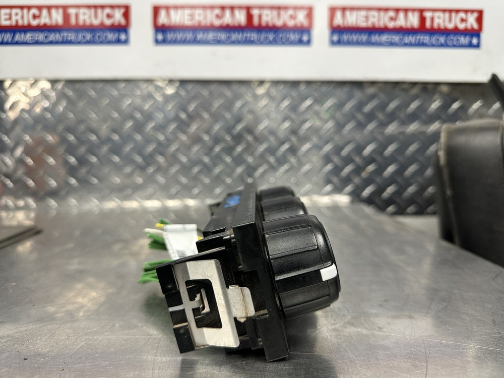 International Cab A/C Climate Control Module P/N 4065331C3
