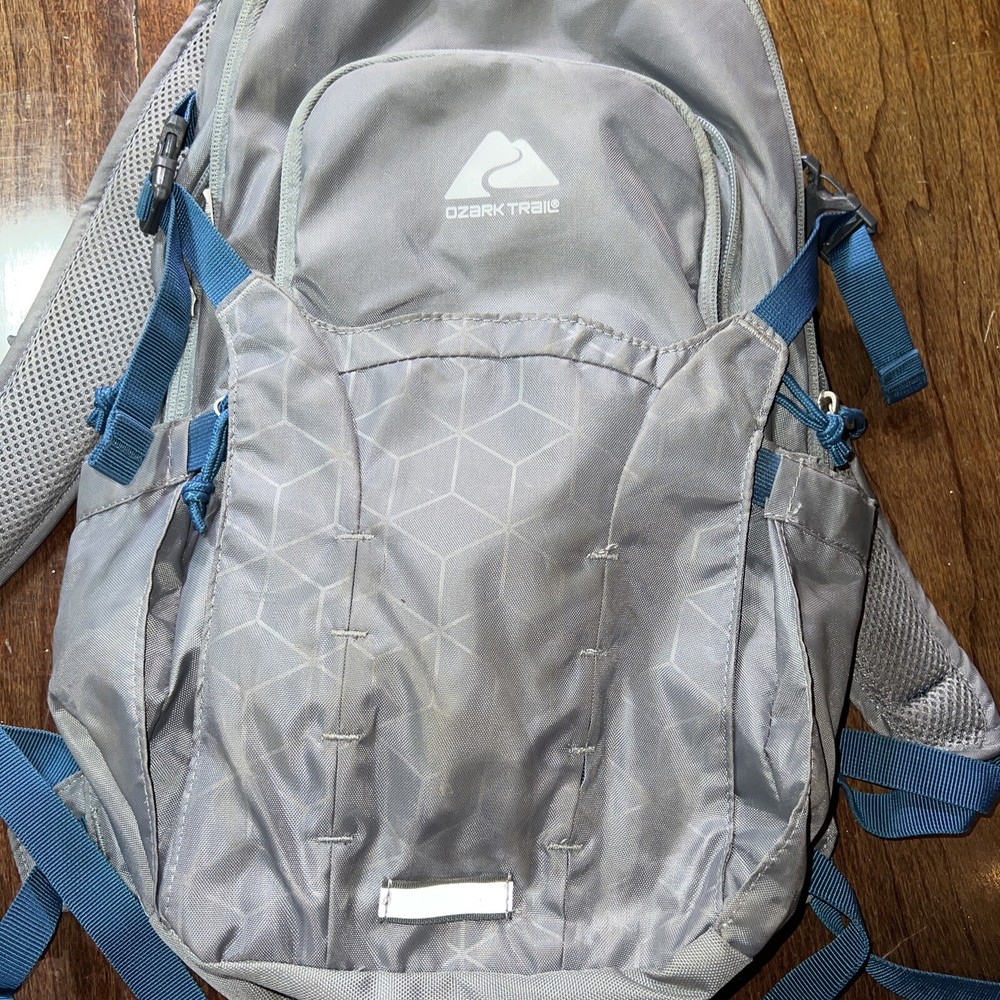 Ozark Trail 14 Liter Medium Size Hydration Hiking Backpack, Grey Used