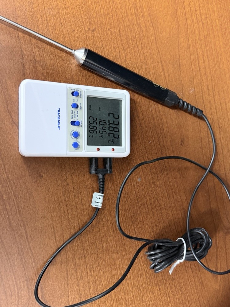 Traceable Digital Thermometer w/ Probe Cal-Cert Lab Temperature Meter Tested