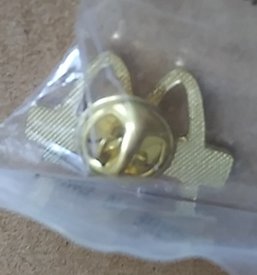 MCDONALD'S LAPEL/HAT PIN 1997 MONOPOLY TRAIN HASBRO