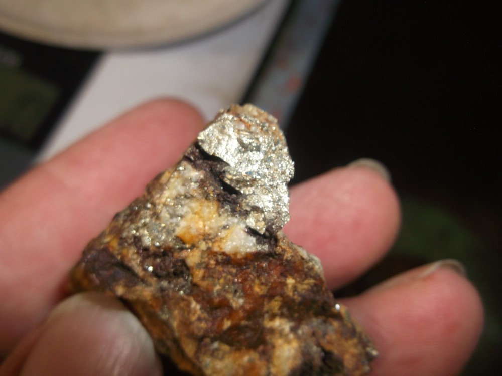 Gold, silver, copper, 84 grams samples ,ore high grade .