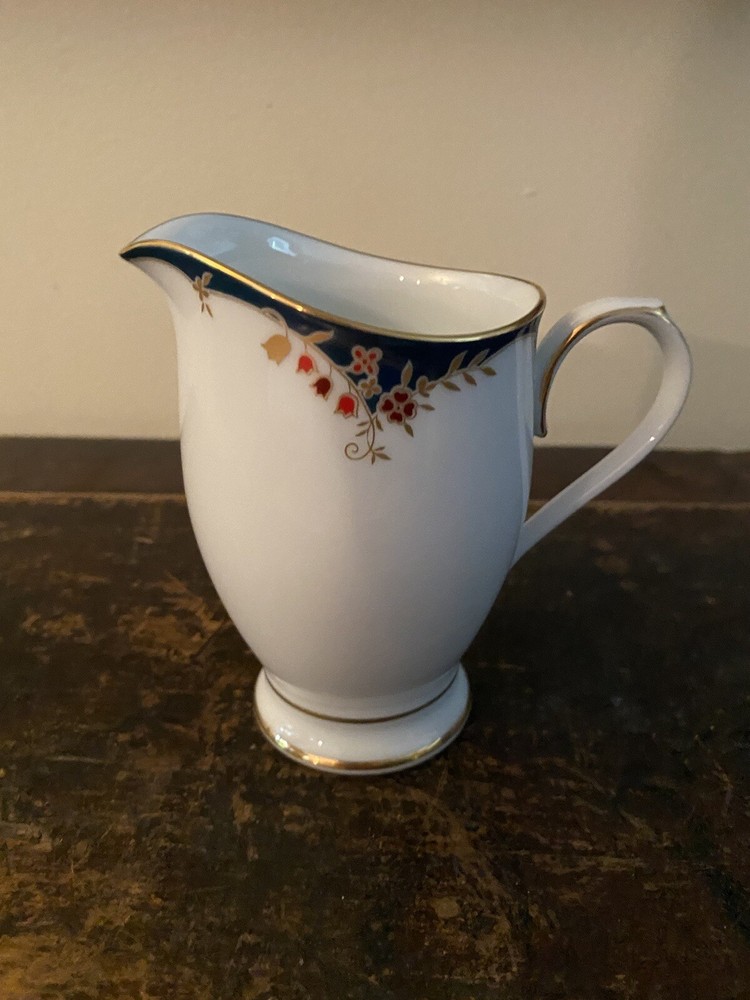 Noritake Embrace Creamer