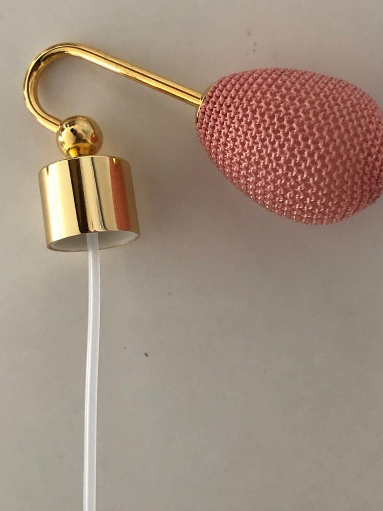 A standard size of spray atomizer with Peach bulb ,new,