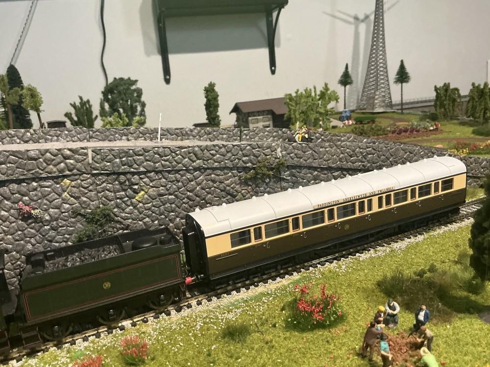 Hornby Cambrian Coast express set R2196m OO scale DC