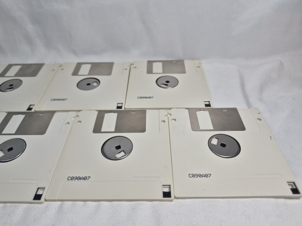 MICROSOFT WINDOWS White 3.5" DISKS SOFTWARE SETUP DISKS 1-7 VERSION DOS 3.0-1985