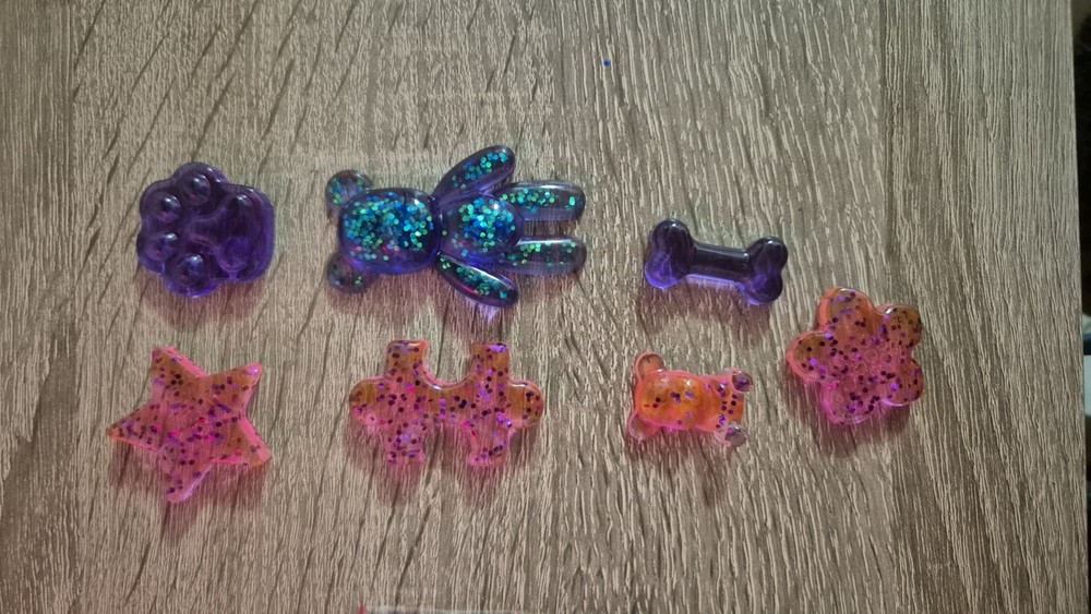 Keychains, pendants, necklaces, earrings