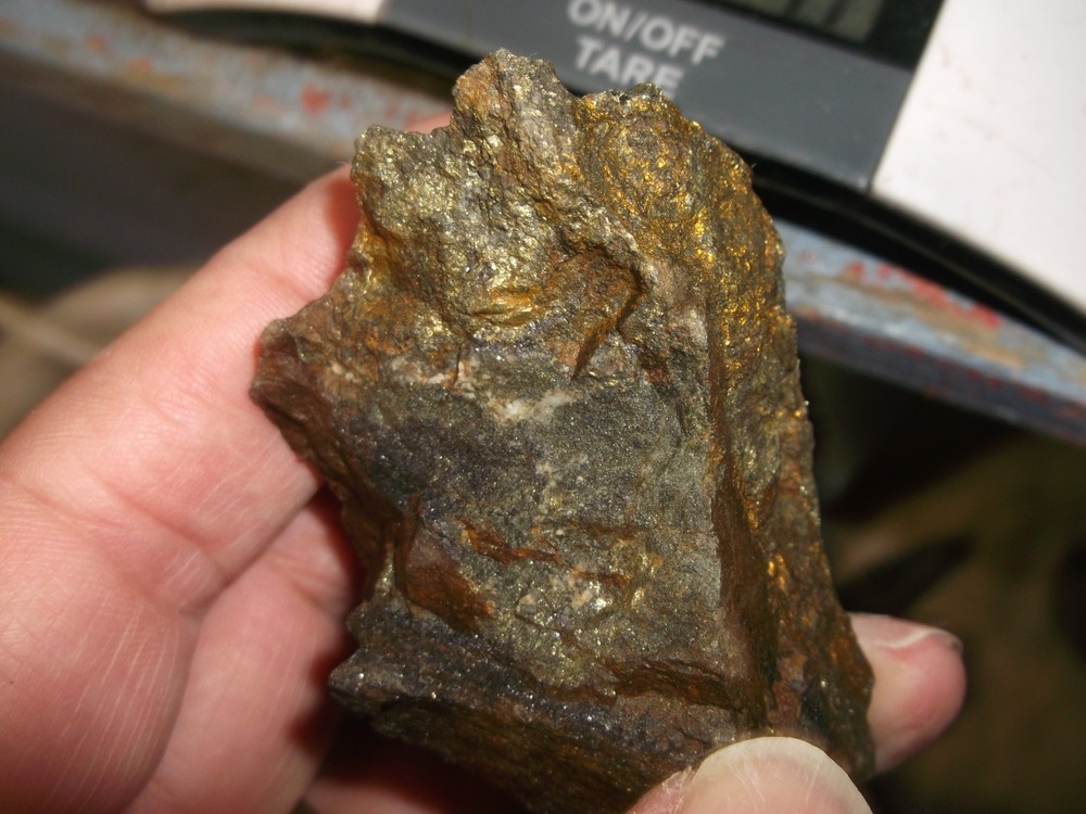 Gold, silver, copper, 139 grams samples ,ore high grade .