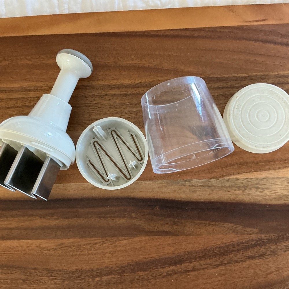 Pampered Chef Push Function Food Chopper White Cracked Plastic