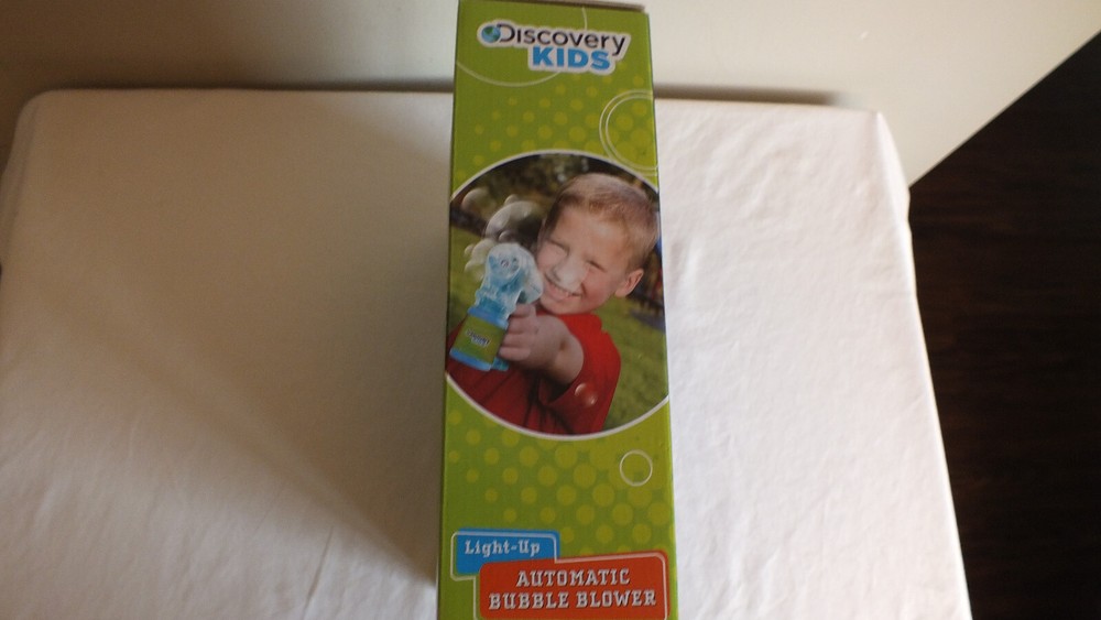 AUTOMATIC BUBBLE BLOWER LIGHT UP DISCOVERY KIDS NON TOXIC