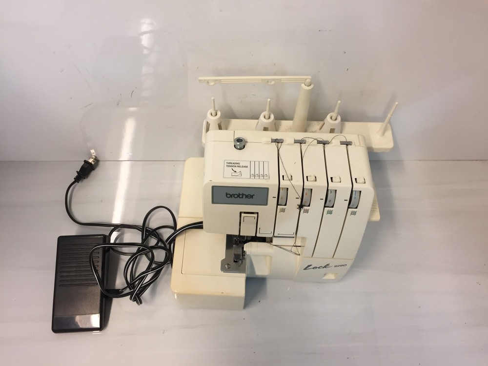 Brother Lock 929D Serger Overlock Machine