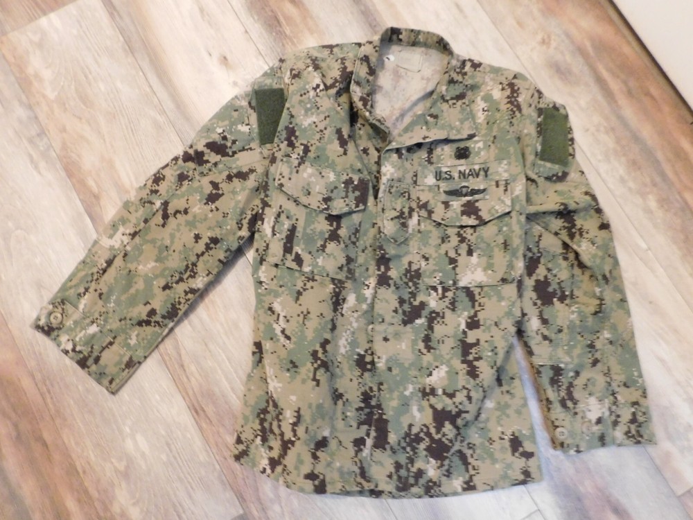 US NAVY WORKING BLOUSE COAT SIZE SMALL - REGULAR