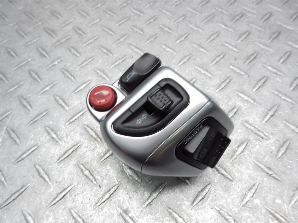 2007 06-08 Piaggio MP3 Scooter 250CC Left Handlebar Control Switch Signal Light