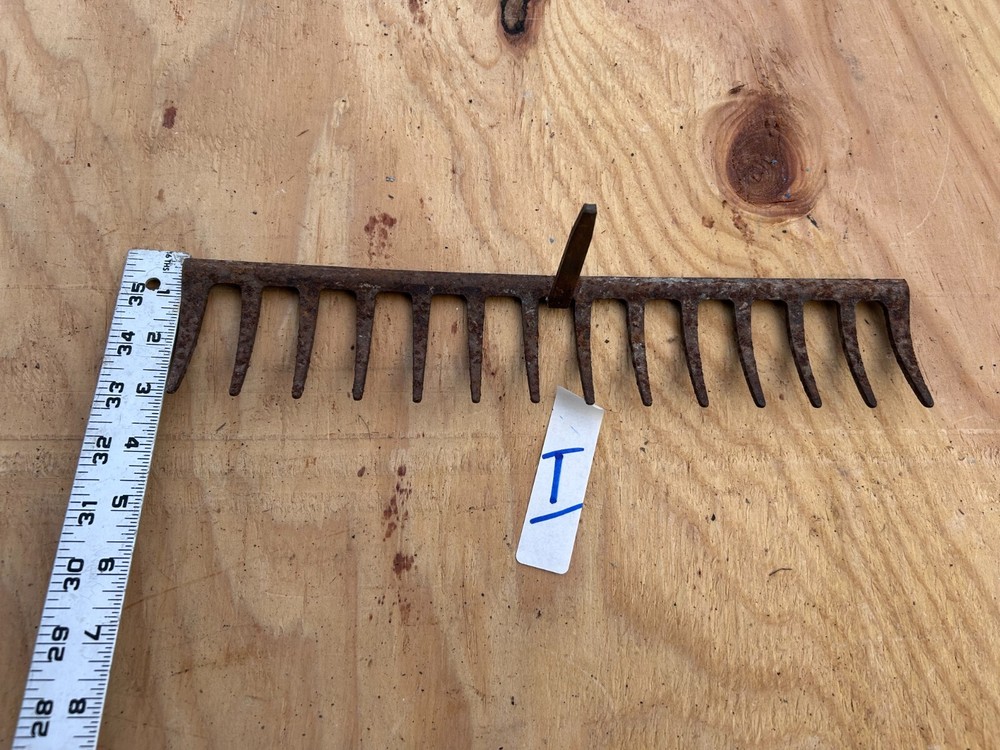 Rake Head Rusty Rustic no handle Original Vintage Primitive Metal