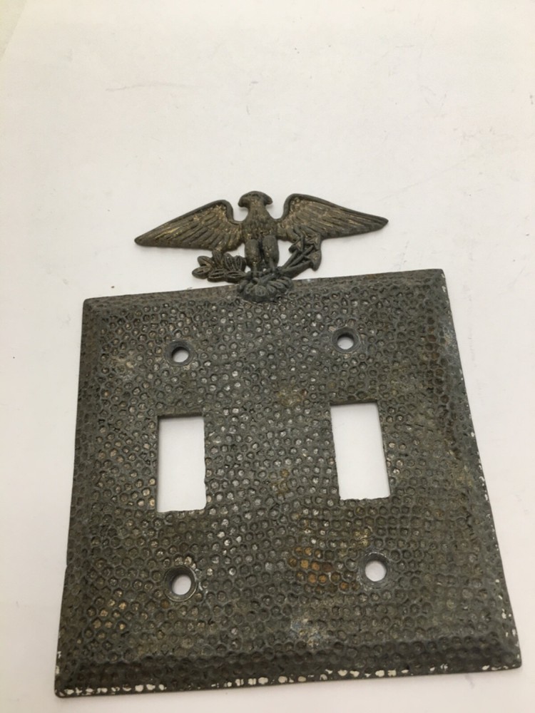 EDMAR Vintage Hammered Brass Eagle Double Light Switch Plate Cover - B28