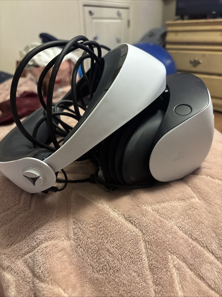 PlayStation VR2 Virtual Reality Headset with Controllers