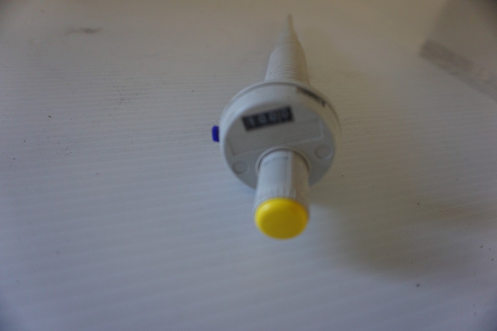 EPPENDORF REFERENCE AUTOCLAVABLE 100 PIPETTE (HLP49)