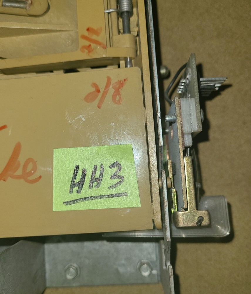 Coinco coin acceptor with jukebox bracket - untested